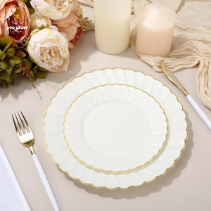 <span class=keywords><strong>Piatti</strong></span> di Plastica con Bordo Dorato per Feste di Matrimonio, <span class=keywords><strong>Piatti</strong></span> <span class=keywords><strong>Usa</strong></span> <span class=keywords><strong>e</strong></span> <span class=keywords><strong>Getta</strong></span> con Bordo in Pizzo, Elegante Stoviglie per Compleanni <span class=keywords><strong>e</strong></span> Addii al Nubilato - Product Image 2