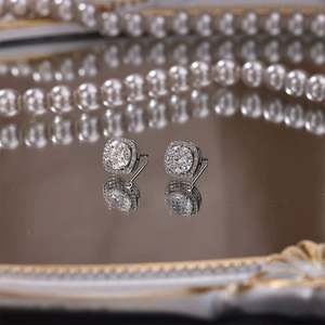 ต่างหูเงินแท้ S925 รูปทรงเรขาคณิตประดับมอสซาไนต์ ต่างหูทรงสี่เหลี่ยม ต่างหูแบบติดหูประดับมอสซาไนต์ - Product Image 3