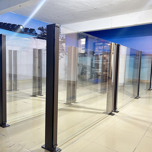 Balustrade en verre <span class=keywords><strong>et</strong></span> aluminium rétractable réglable au design moderne pour hôtels <span class=keywords><strong>et</strong></span> restaurants - Product Image 3