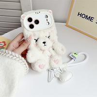 Ours en peluche doux brodé en forme de cœur 17. Convient aux coques de téléphone iPhone 18 Promax et Apple 16 Plus 14. Chaîne 15