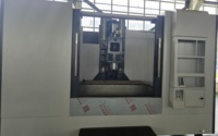 Centre d'usinage vertical CNC haute précision VMC855, machine de perçage et de fraisage simple, moteur essentiel GSK Fanuc BT40