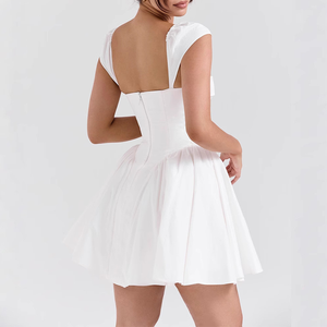 Robe Courte Décontractée Minimaliste Personnalisée OEM à Col Halter et Taille Cintrée pour Femme – Idéale pour le Quotidien, les Trajets et les <span class=keywords><strong>Occasions</strong></span> Sociales - Product Image 2
