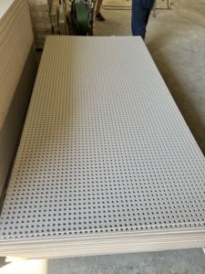 Pannelli Acustici <span class=keywords><strong>in</strong></span> <span class=keywords><strong>Cartongesso</strong></span> 240x120cm 12mm, Fori Quadrati Perforati, Pannelli Fonoassorbenti <span class=keywords><strong>in</strong></span> Gesso per <span class=keywords><strong>Pareti</strong></span> e Soffitti - Product Image 3