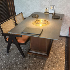 <span class=keywords><strong>Table</strong></span> à manger intérieure personnalisée <span class=keywords><strong>avec</strong></span> BBQ Hot Pot <span class=keywords><strong>Table</strong></span> en pierre de marbre <span class=keywords><strong>Barbecue</strong></span> <span class=keywords><strong>intégré</strong></span> pour utilisation au restaurant - Product Image 3