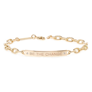 Bracciale con Maglie Ovali 'Be the Change' Placcato Oro, Incisione Personalizzata su Barra Quadrata in Acciaio Inox, Gioiello Ispirato con Citazione per Donne - Product Image 1