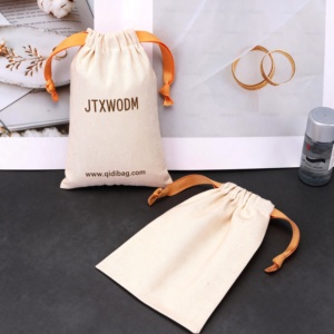Petit sac en toile de coton blanc épais avec cordon de serrage pour bijoux et maquillage - Product Image 3