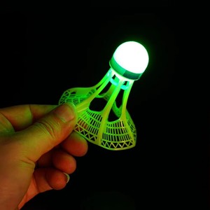 1 Confezione di Volani LED per <span class=keywords><strong>Badminton</strong></span> - Volani Luminosi che si Illuminano al Buio, Resistenti al Vento per Allenamento - Product Image 3
