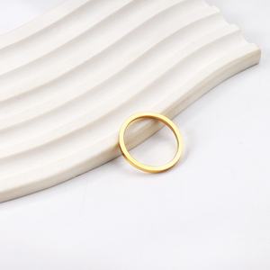 Anillo de Acero Inoxidable Chapado en Oro Personalizado por el Fabricante, Anillo de Boda Clásico para Mujer - Product Image 6
