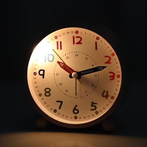 Dropshipping Shopify Reloj Despertador Infantil para Niños y Niñas, Reloj de Escritorio Silencioso con Luz Nocturna, Decoración para Dormitorio - Product Image 3
