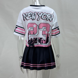 เสื้อครอปพิมพ์ลาย Y2K ปี 2026 กระโปรงจีบสีดำ ชุดเซ็ต 2 ชิ้นสไตล์สปอร์ตสำหรับผู้หญิง ทรงหลวม ระบายอากาศได้ดี เหมาะสำหรับฤดูใบไม้ผลิและฤดูร้อน แขนสั้น คอกลม - Product Image 6