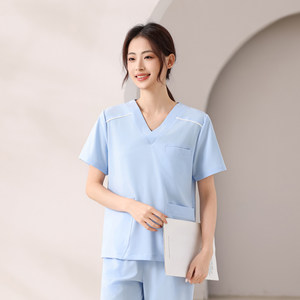 Ensemble haut et bas de travail pour femmes à manches trois-quarts en tissu polyester Dobby pour les centres de soins post-partum, les maternités, les nounous et la maison - Product Image 1