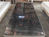 Panneau mural en PVC de modèles de taille personnalisée, plaque de marbre artificiel moderne en cristal de carbone pour le salon et la cuisine