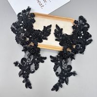 Nouvelle robe chemise en tissu brodé de perles et de sequins floraux avec décoration de patch floral en V et accessoires