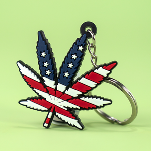 2025 Trending Low MOQ New Design Decor PVC Key Rings Wholesale Custom Smoke Leaf Keychains in Bulk