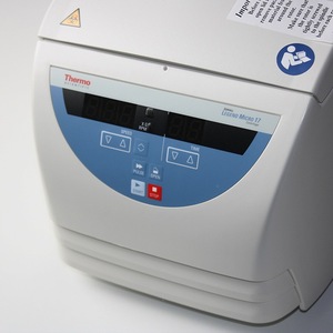  Mini centrifugeuse de table Fisher Micro 17, 24 x 2,0/1,5 ml, usage en laboratoire - Product Image 3