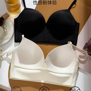 Reggiseno Lucido Senza Impronte, Modelli Sottili, Sexy, Traforato, con Spalline Sottili, per Seno Piccolo, Confortevole, Senza Ferretto - Product Image 4