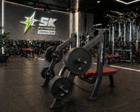 Banc de musculation plat commercial SK avec rangement pour plaques – Station d'entraînement de force professionnelle robuste pour exercices pectoraux