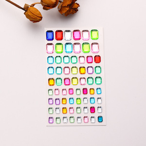 Autocollants en acrylique pailletés multicolores de forme carrée pour la décoration du <span class=keywords><strong>visage</strong></span> et des cheveux des enfants en DIY - Product Image 3