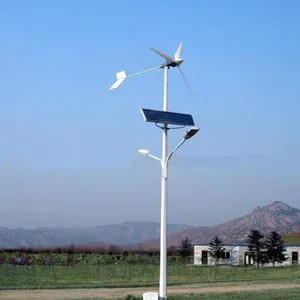 高空公路太阳能路灯6m 8m杆100W太阳风混合路灯集成PIR传感器灯