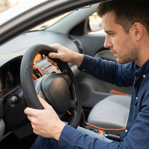 غطاء عجلة قيادة جلدي عالي الجودة مضاد للانزلاق، إكسسوارات سيارات عالمية الاستخدام - Product Image 4