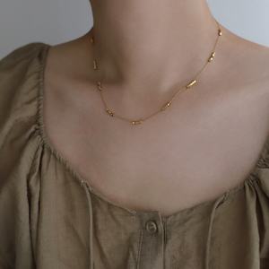 Collier tendance en perles carrées petites faites à la main, chaîne fine entièrement ornée d'étoiles, superposée en acier inoxydable, inaltérable - Product Image 3