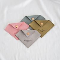 Pochette à bijoux en microfibre avec logo personnalisé, enveloppe à bouton pression, sac à bijoux pour bague, boucles d'oreilles, collier, petit emballage cadeau