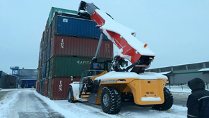 รถยกแบบ Reach Stacker มาตรฐาน EU รุ่น SRSC45V5 ขนาด 45 ตัน เป็นที่นิยมในยุโรปและอเมริกา รถยกแบบ Reach Stacker 45 - Product Image 4