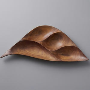 Assiette décorative en bois artisanale de qualité supérieure, forme irrégulière, design classique poli, plateau uni, élément essentiel pour une table élégante - Product Image 1
