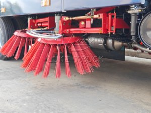 ISUZU 5M3 Road Scale Elimination Sweeper Truck High Suction Mud <b>Sludge</b> Recovery Street Washing Vehicle - Product Image 6