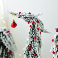 Árbol de Navidad de PE flocado de 36-60 cm con diseño curvo único y campanas rojas, decoración de mesa navideña, adorno colgante boutique para festividades.