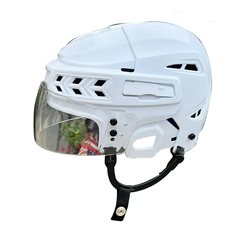 Articoli Spot caschi da Hockey in linea per Hockey su ghiaccio produzione in fabbrica casco bianco in PP include occhiali casco da Hockey su ghiaccio trasparente