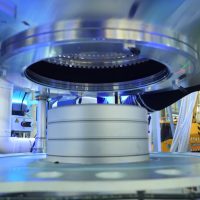 Machine de coextrusion de film soufflé à cinq couches pour divers films et sacs d'emballage avec contrôle automatique de l'épaisseur