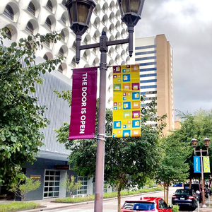 Banderas y Pancartas Colgantes para Exteriores, Bandera Grande Personalizada para Poste de Luz, Letrero para Poste de Luz de Calle - Product Image 2