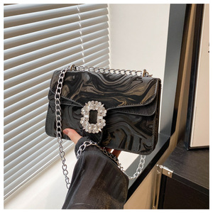 <span class=keywords><strong>Sac</strong></span> Tendance 2026 – Magnifique <span class=keywords><strong>Sac</strong></span> Bandoulière <span class=keywords><strong>Carré</strong></span> pour Femme, Style Western, Couleur Unie, Chaîne Diamantée, Distinctif - Product Image 1