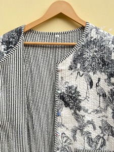 Chaqueta Acolchada de Algodón Vintage Hecha a Mano para Mujer, Abrigo Boho, Kimono con Ribete a Rayas, Nuevo Estilo, Chaqueta de Invierno, Regalo Perfecto para Ella - Product Image 3