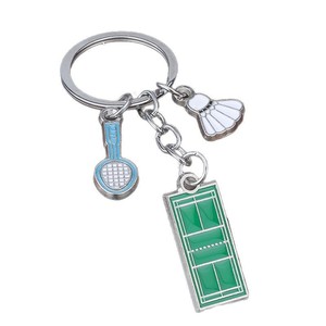 Porte-clés créatif Onemax 2026 en forme de terrain de football, breloques pour les amateurs de football, cadeau souvenir sportif, accessoires de mode, pendentifs - Product Image 1