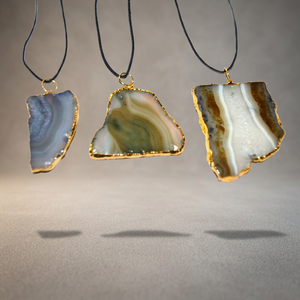 Collier de tranches d'agate mélangées, pendentif en agate électroplaquée, tranches de pierres précieuses de 20-45 mm, bijoux en agate de 20-50 g - Product Image 3