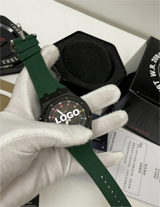 Reloj Cuadrado de Lujo, Estilo Deportivo y Ejecutivo, Movimiento de Cuarzo Vintage, Caja de Aleación, Correa de Silicona, Indicador de Día/Fecha, Elegante y Moderno - Product Image 4