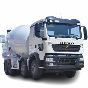 Nouveau camion malaxeur à béton HOWO 8x4 en promotion avec une capacité de chargement élevée 12m³/14m³ pour l'Afrique - Product Image 1