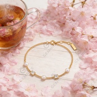 Bracelet cubain Gemnel en laiton plaqué or de haute qualité avec serti en or et perles