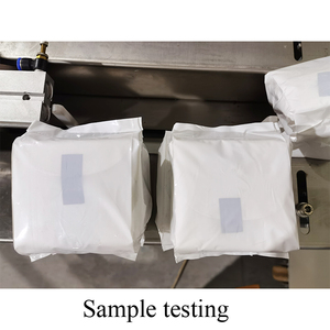 Machine semi-automatique de fabrication de serviettes hygiéniques Machine à emballer <span class=keywords><strong>les</strong></span> serviettes hygiéniques pour <span class=keywords><strong>femmes</strong></span> - Product Image 5