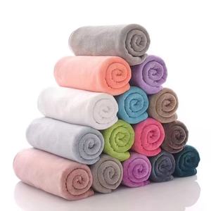 Elegante <span class=keywords><strong>Set</strong></span> di <span class=keywords><strong>asciugamani</strong></span> per Hotel in microfibra di colore solido per camere e resort di lusso tessuto per ospitalità antimicrobica - Product Image 4