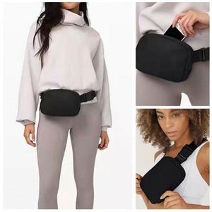 Sac banane en nylon unisexe tendance avec sangle réglable pour voyage, course à pied et randonnée – Vente en gros - Product Image 4