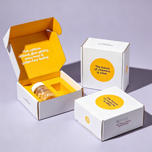 Boîtes d'expédition en carton ondulé certifiées FSC personnalisées avec insert pour le transport de vitamines et de protéines en poudre - Product Image 1