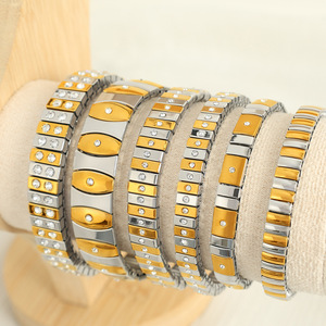 Brazalete elástico de dos tonos con circonitas incrustadas, de acero inoxidable, resistente al deslustre, estilo vintage, apilable, para parejas. - Product Image 3