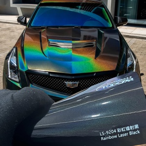 Rouleau d'emballage de voiture noir laser arc-en-ciel irisé anti-rayures PVC vinyle automobile vente en gros - Product Image 1