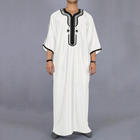 Vente en gros d'usine : Thobe musulman pour hommes, personnalisé, avec broderie élégante, style décontracté, robe longue unie, Thobe arabe, Jubba pour hommes