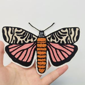Patchs brodés en sergé écologiques en gros, motif papillon, à thermocoller, avec logo personnalisé, lettres et appliques en chenille - Product Image 2