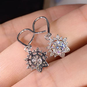 Pendientes de Oro Blanco con Flor, Plata 925, Baño de Rodio, Cristal y Diamantes de Imitación, Engaste de Garra, Joyería Clásica para Boda de Mujer - Product Image 5