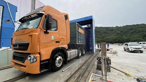 Macchina completamente automatica per autolavaggio con 5 spazzole per autocarri e carrozze e altri veicoli di grandi dimensioni - Product Image 5